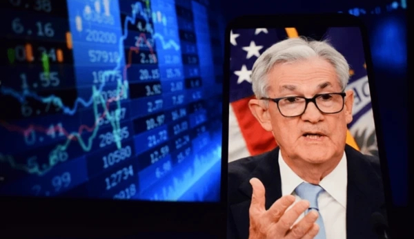 Powell’s Speech: Investors Panic as Rate Hopes Fade
