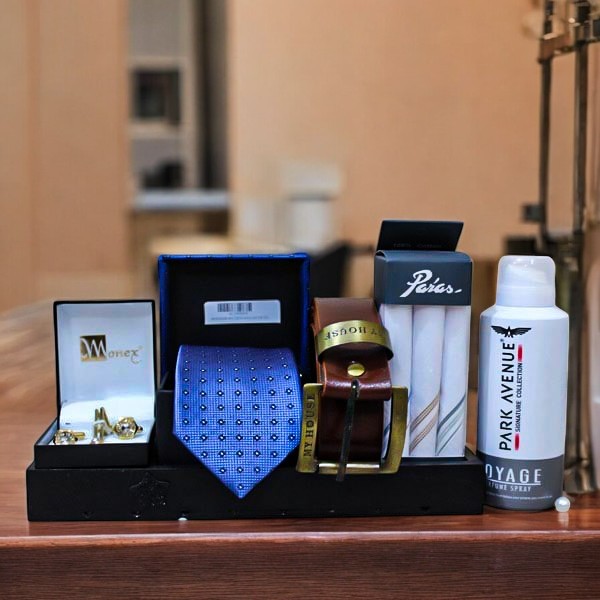 Customized Karwa Chauth Hamper For A Heartfelt Surprise